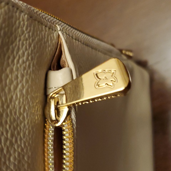 Ora Delphine Large Wristlet in Cream - Picture 10 of 11